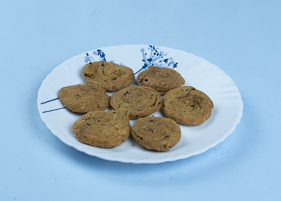 Tasty Rajwadi Puri