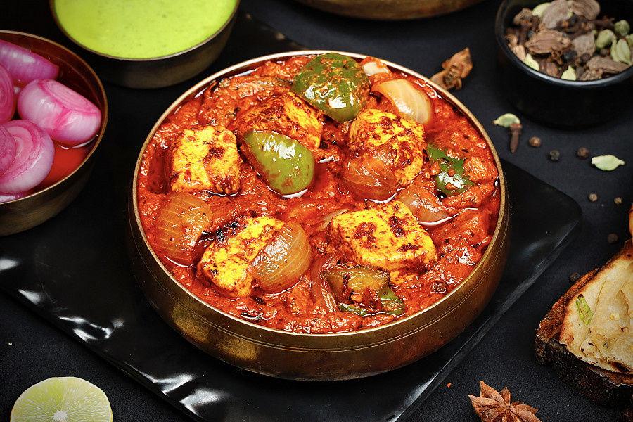 Lahsuni Paneer Tikka Masala [Taka Tak]
