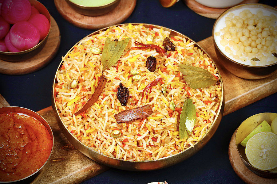 Plain Dum Biryani  With Raita Or Gravy  (serves 1-2)
