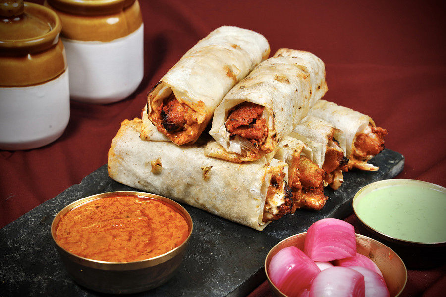 Tandoori Chaap Roll With Tawa Gravy