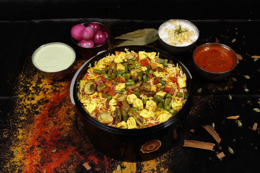 Vegetable Dum Biryani Bucket [2500ml]