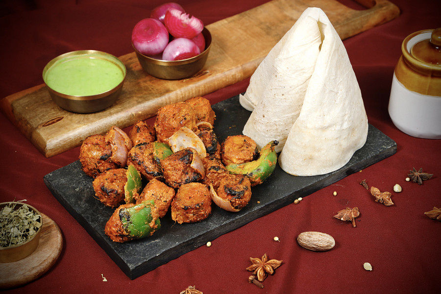 Tandoori Chaap Tikka [12 Pcs] With 2 Rumali Roti