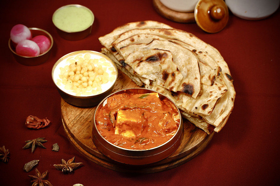 Paneer Lababdar + Boondi Raita + Choice Of Breads