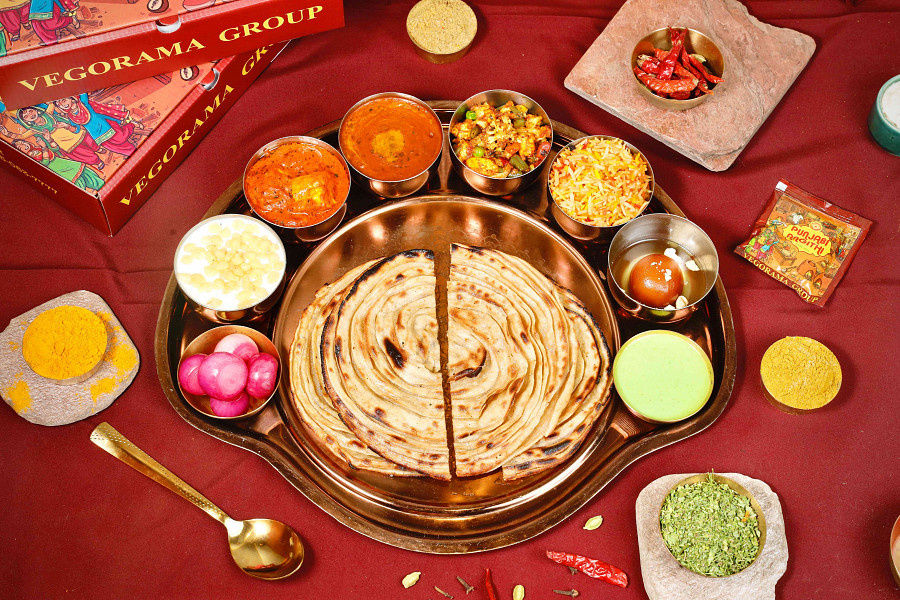 Laccha Paratha Or Pudina Parantha Thali